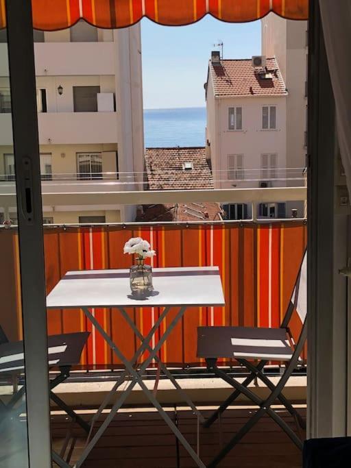 Vue Mer, 2 Pieces Lumineux Nizza Esterno foto